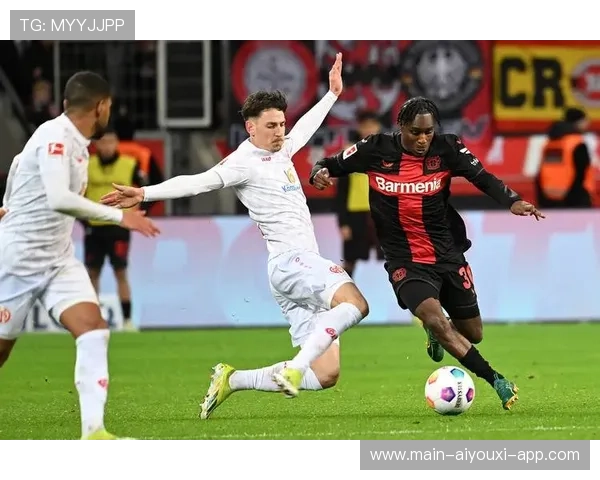 拜仁球员体能分配合理，控制后程节奏，拜仁站位