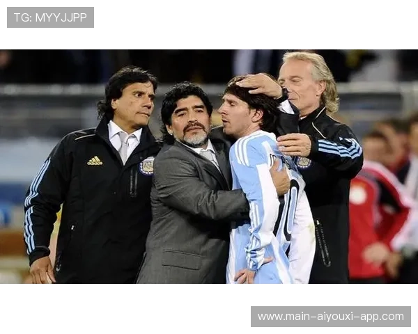 马特乌斯：如果讲纯球技，马拉多纳无人可比，马拉特的所有比赛视频